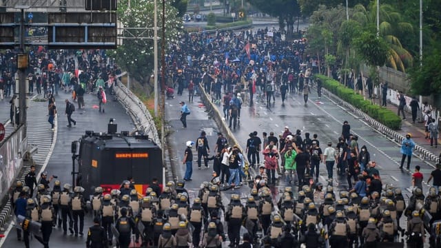 Tragedi Aksi DPR: Ojol Tewas Dilindas Kendaraan Brimob, Istana dan Polri Sampaikan Permintaan Maaf